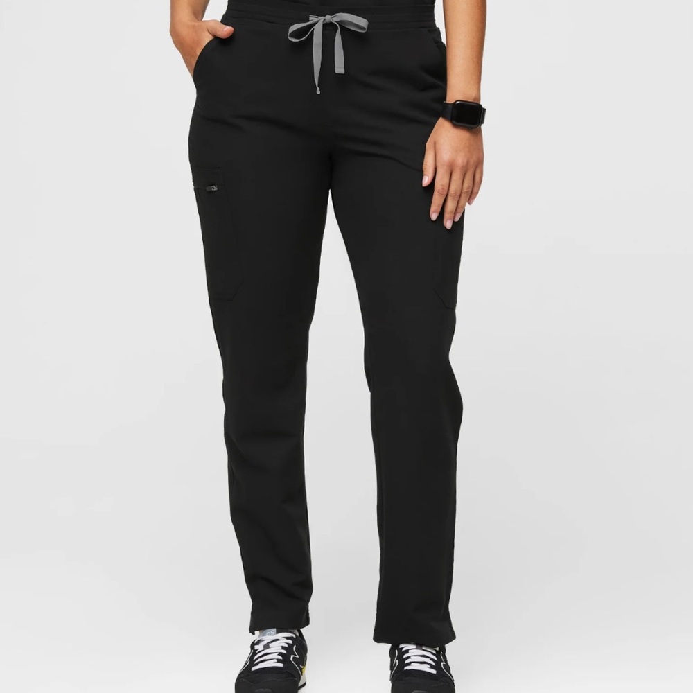 Black Yola™ - Skinny Scrub Pants
S - Black
